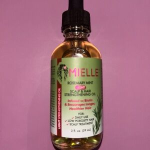 Mielle Rosemary Mint Light Scalp & Hair Strengthening Oil